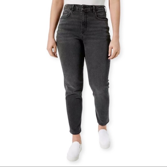American Eagle Outfitters Denim - American Eagle Stretch Curvy Mom Jean in “Washed Black” Size 16 Long